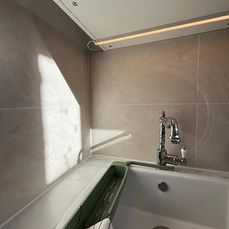 Large 7 Minutes From * Nice